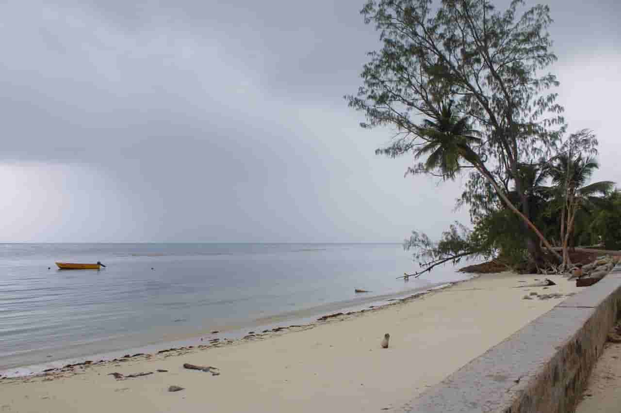 Beach rainy weather Peax Villa