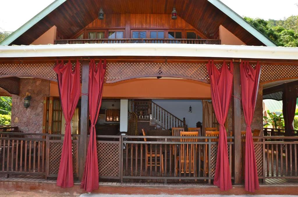 Three-Bedroom House - Kaz Ladouceur