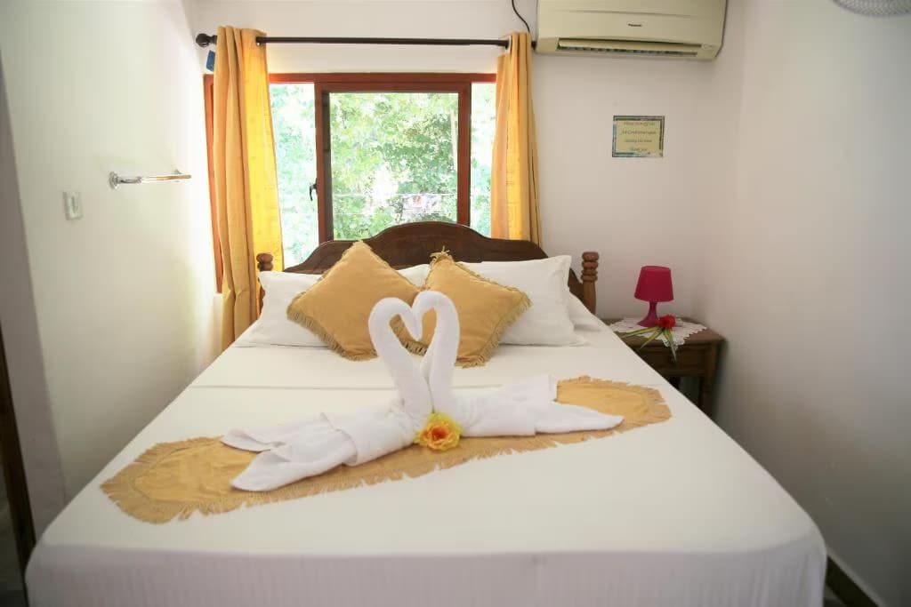 Queen room - Tanette's Villa