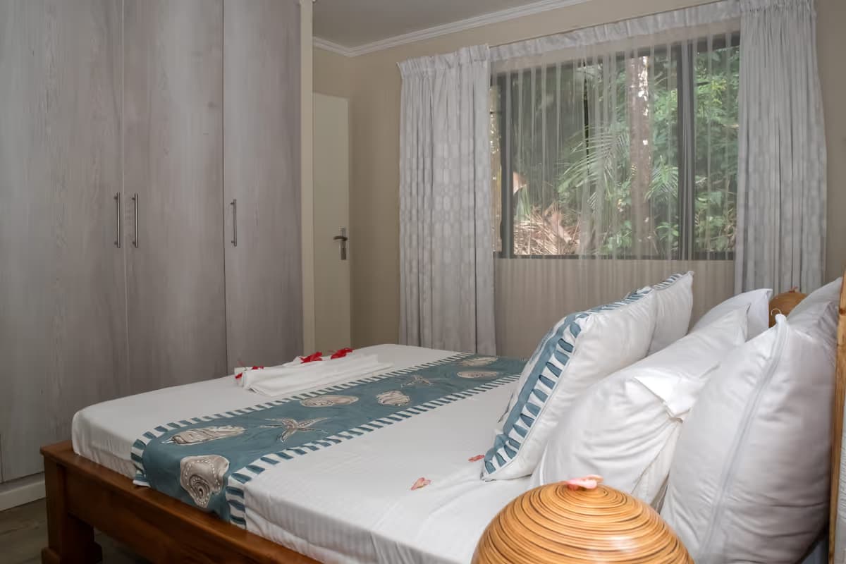 Hibiscus room - Hillside Retreat