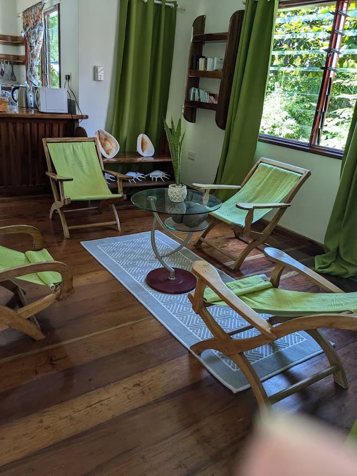 Selfcatering room - La Passe Guesthouse