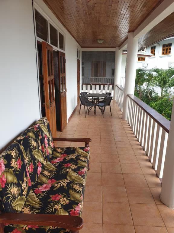 Apartment with balcony - La Maison Hibiscus