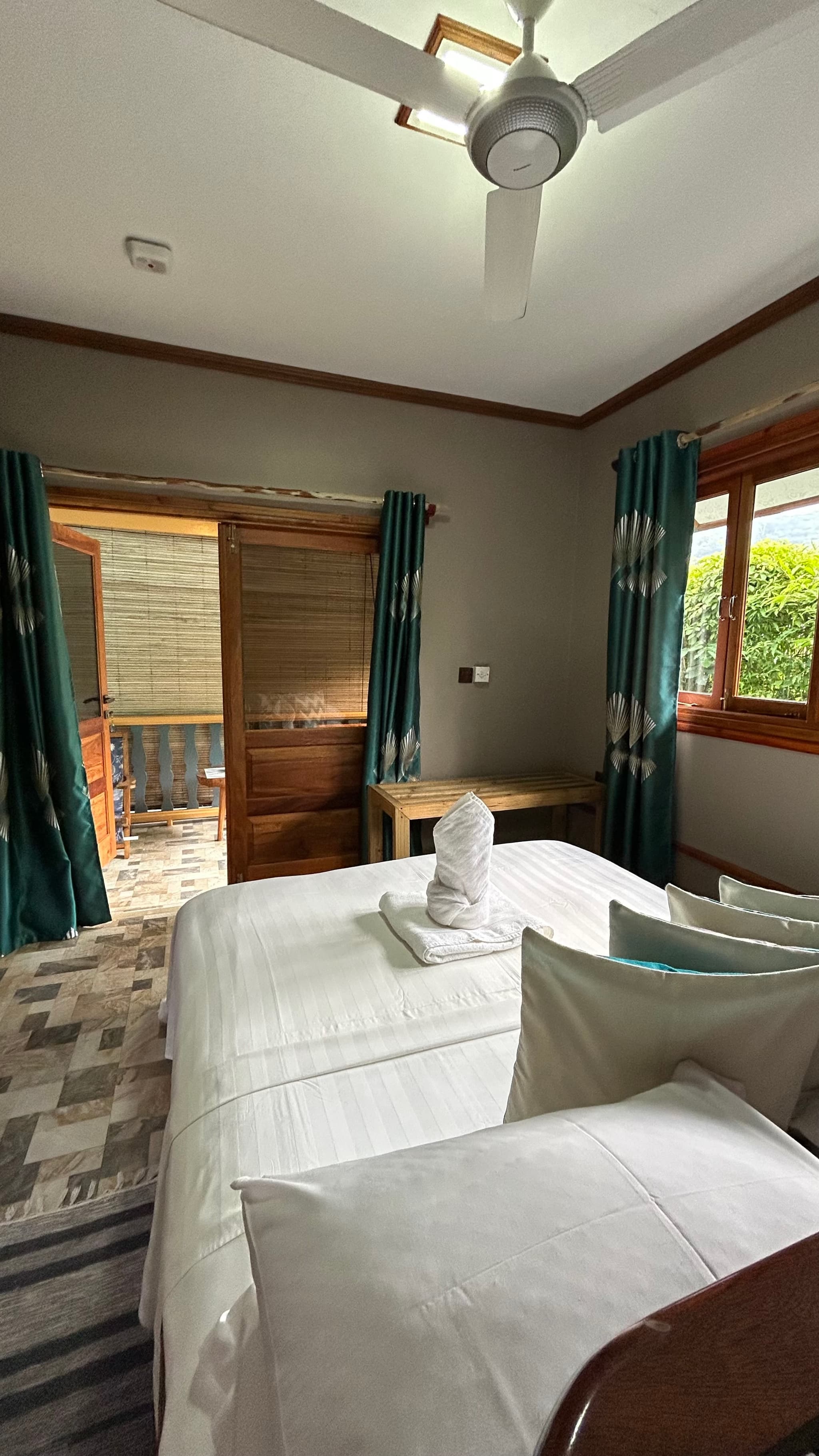 Double room terrace - Bwa rose - Bwaver Cottage