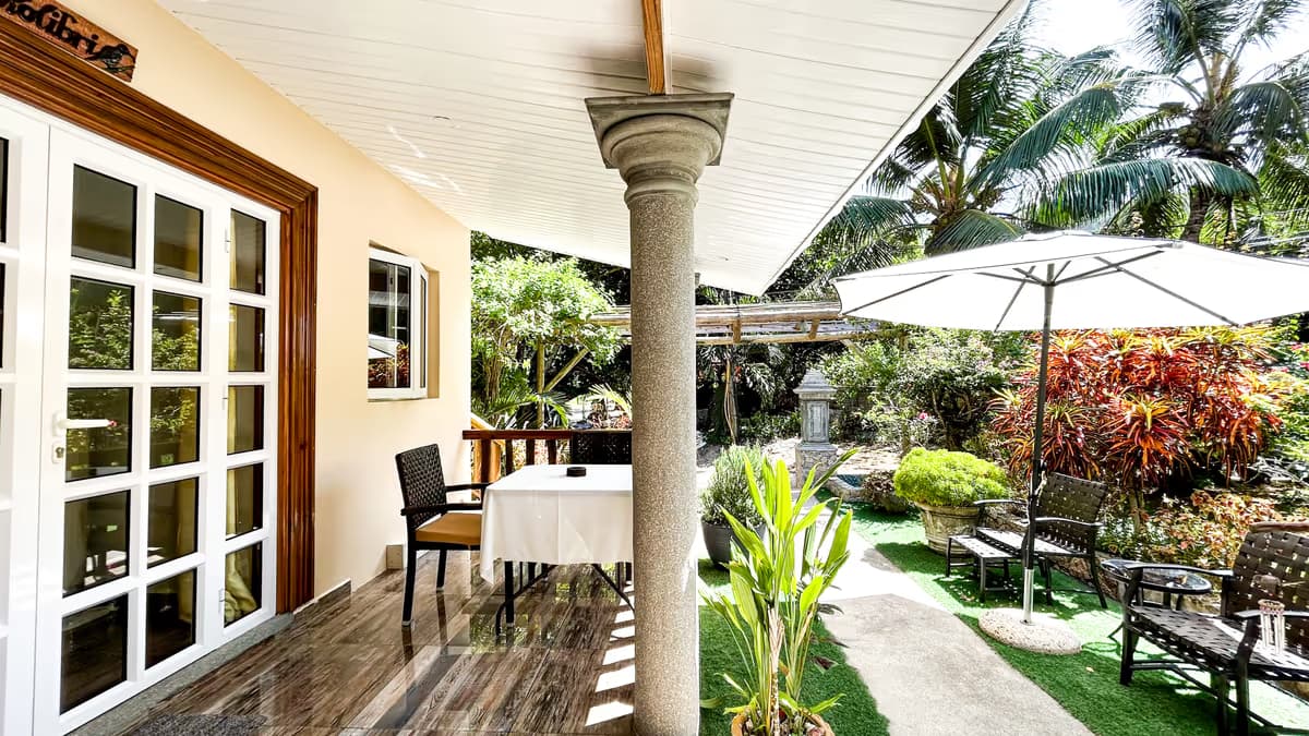 Deluxe garden Apartment - Chloe's Cottage