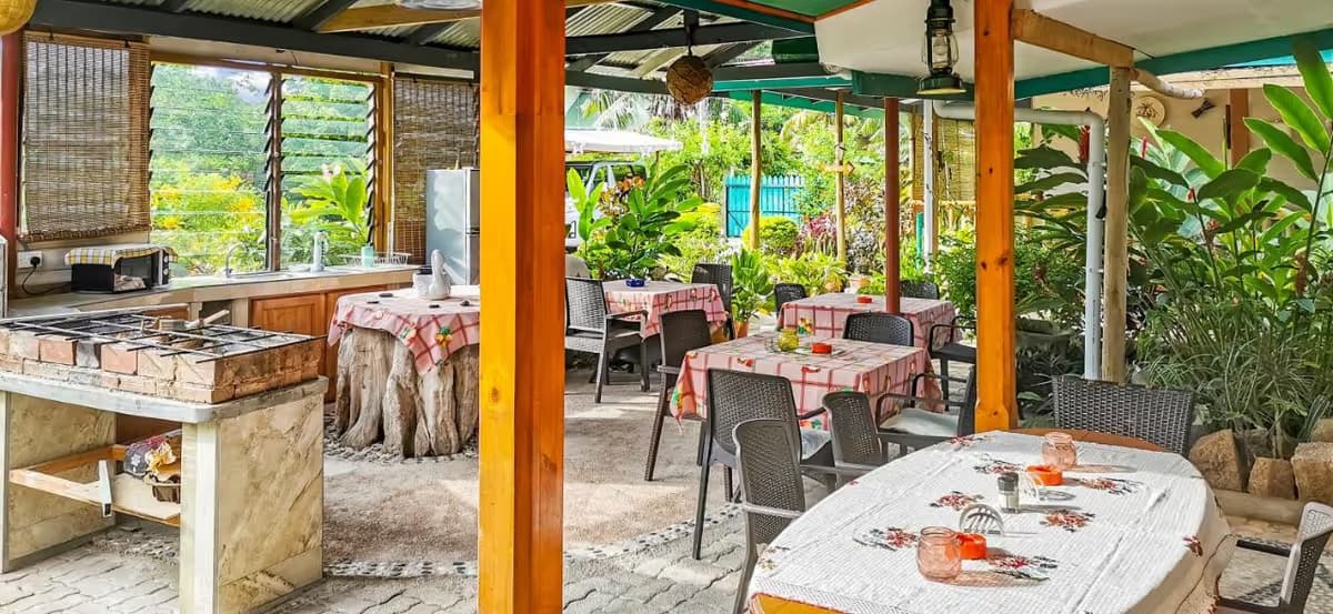 Double room garden view - Bwa kanel - Bwaver Cottage