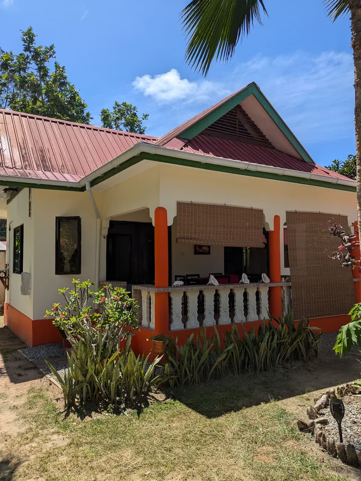 Selfcatering room - La Passe Guesthouse