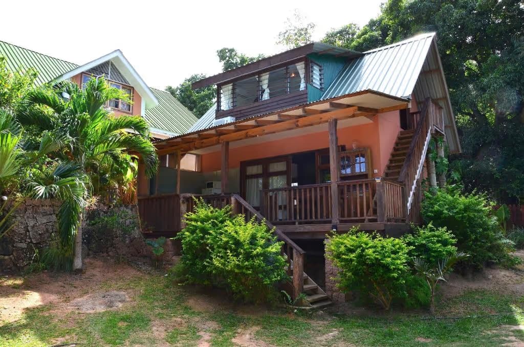 Two-bedroom Bungalow - Kaz Ladouceur
