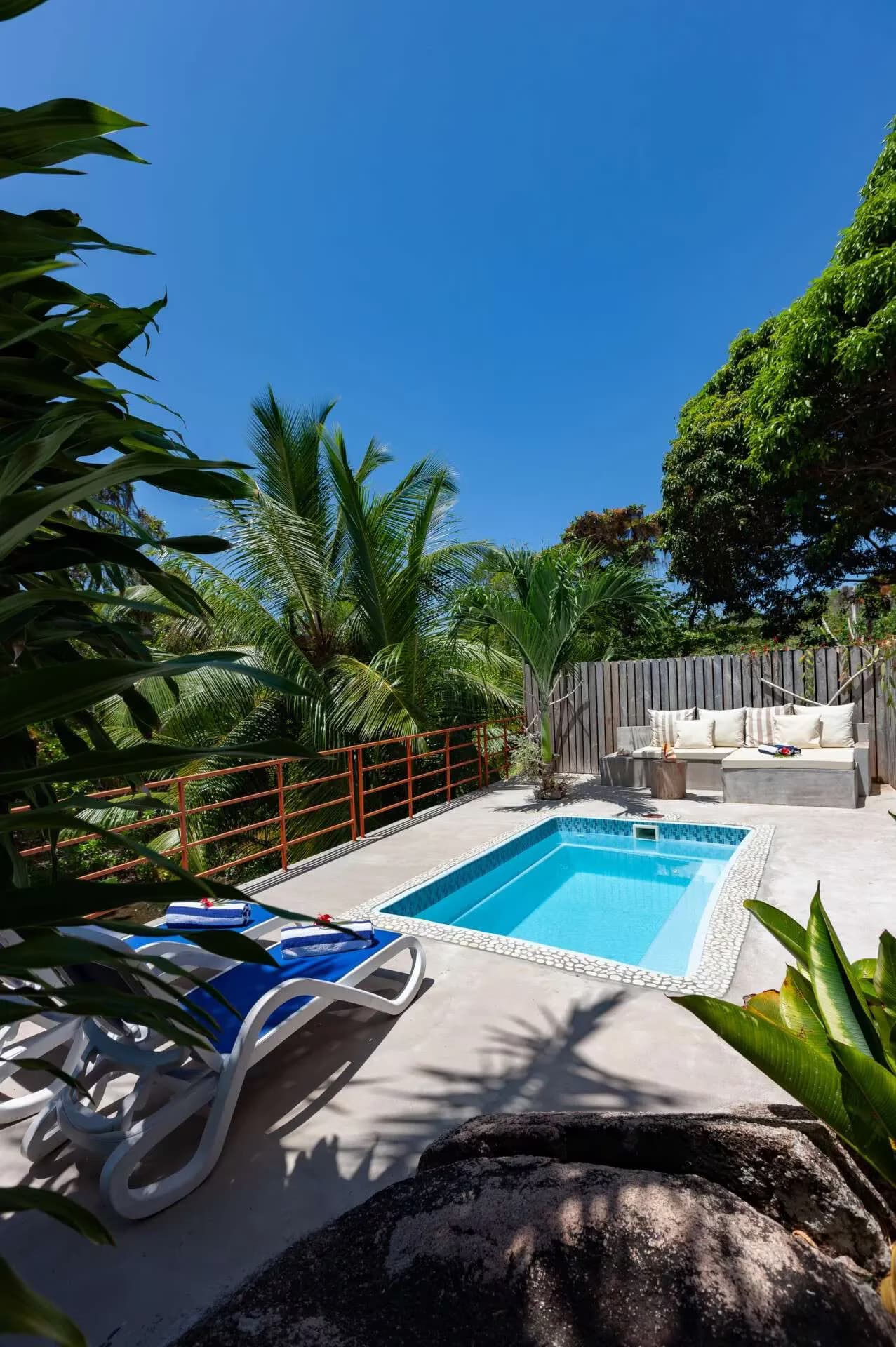 Hummingbird - 2 bedrooms - La Pointe Beach Huts