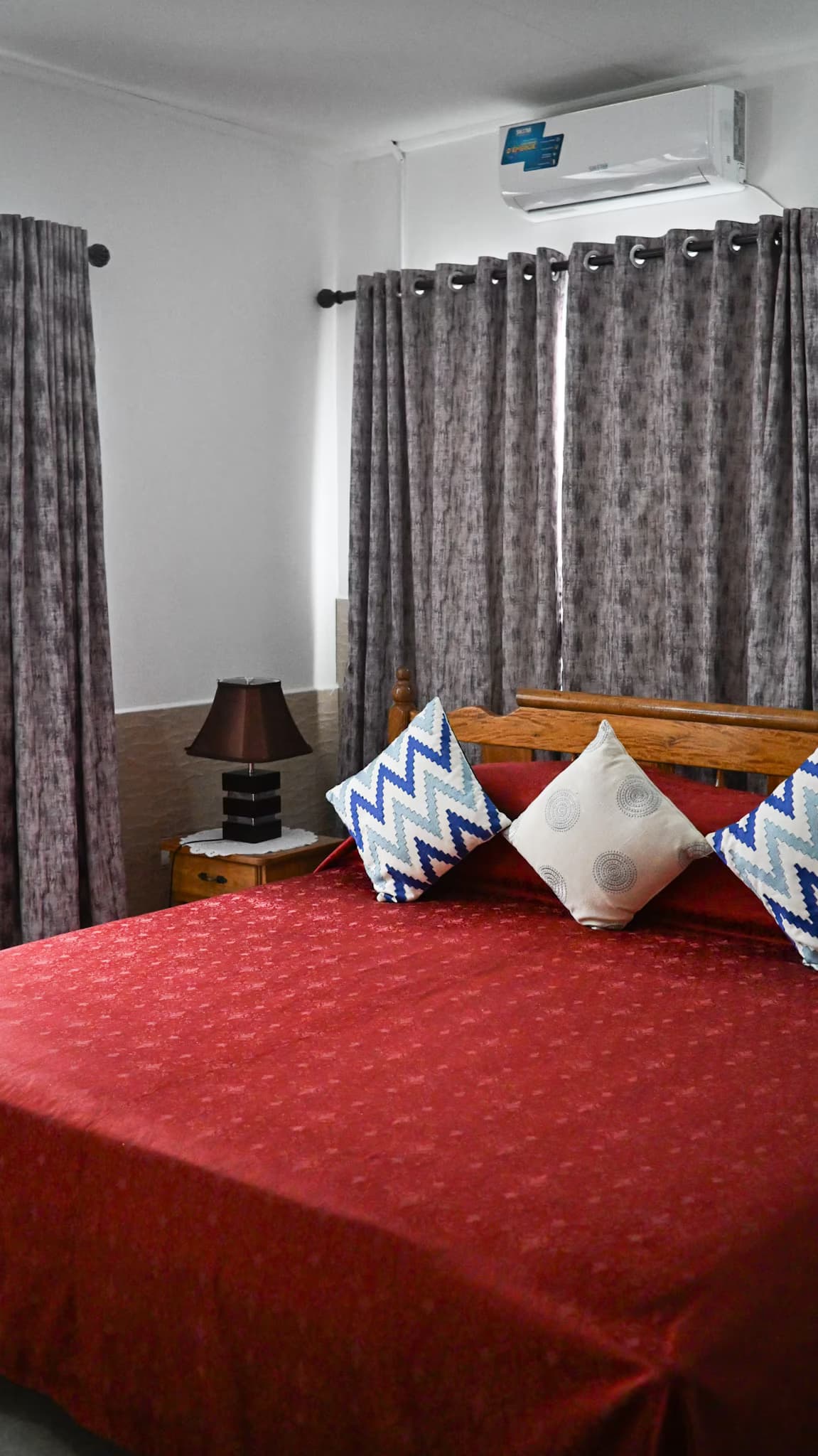 Two-Bedroom Apartment - Downstairs - Rows Villa