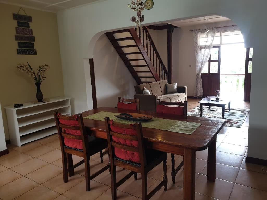 Apartment with balcony - La Maison Hibiscus