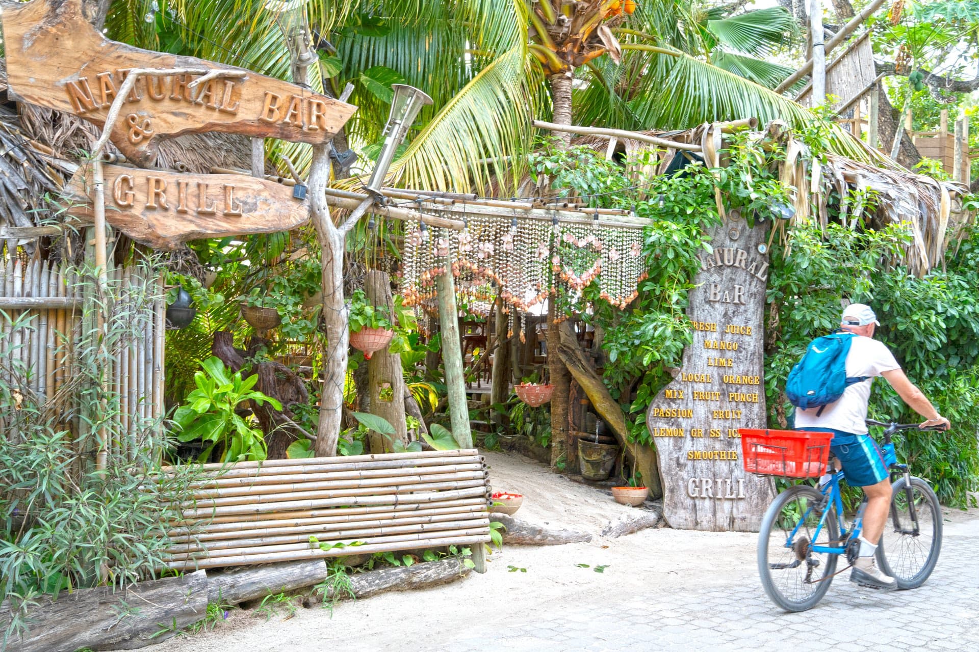 La Digue image 2